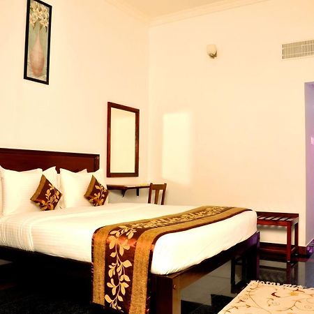 Hotel Bonsejour Pondicherry Exterior photo