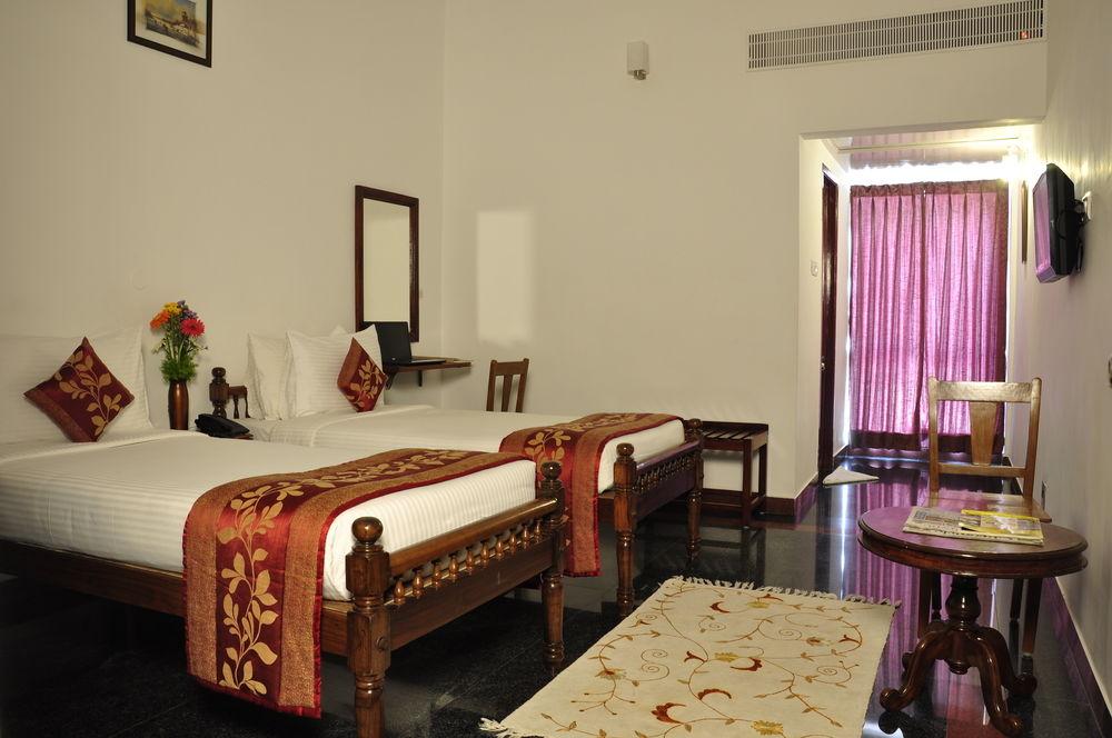 Hotel Bonsejour Pondicherry Exterior photo