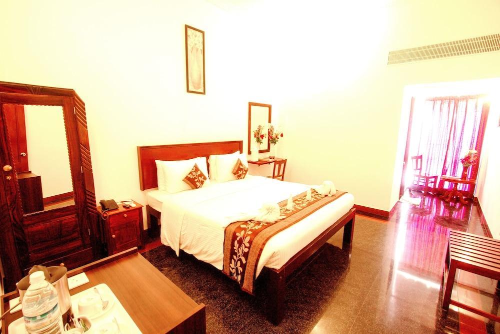 Hotel Bonsejour Pondicherry Exterior photo