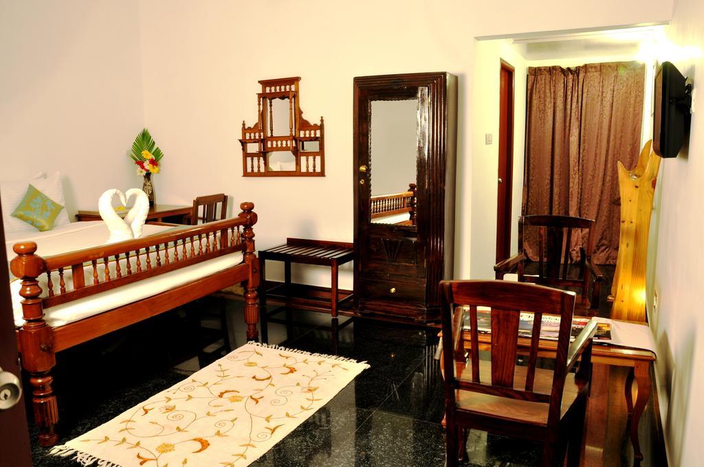 Hotel Bonsejour Pondicherry Exterior photo