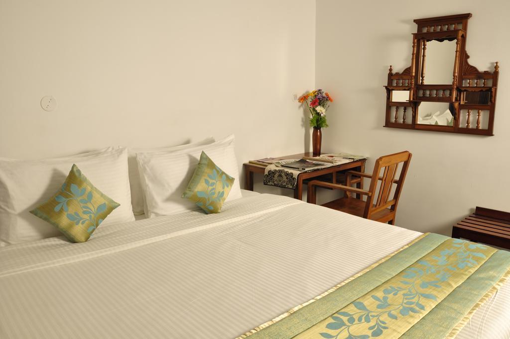 Hotel Bonsejour Pondicherry Exterior photo
