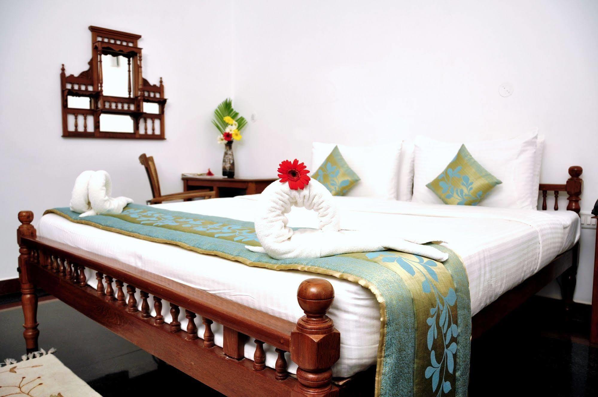 Hotel Bonsejour Pondicherry Exterior photo