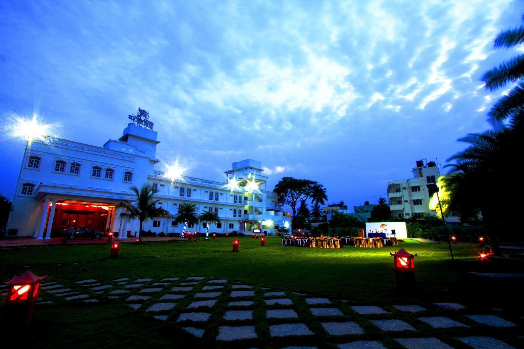 Hotel Bonsejour Pondicherry Exterior photo