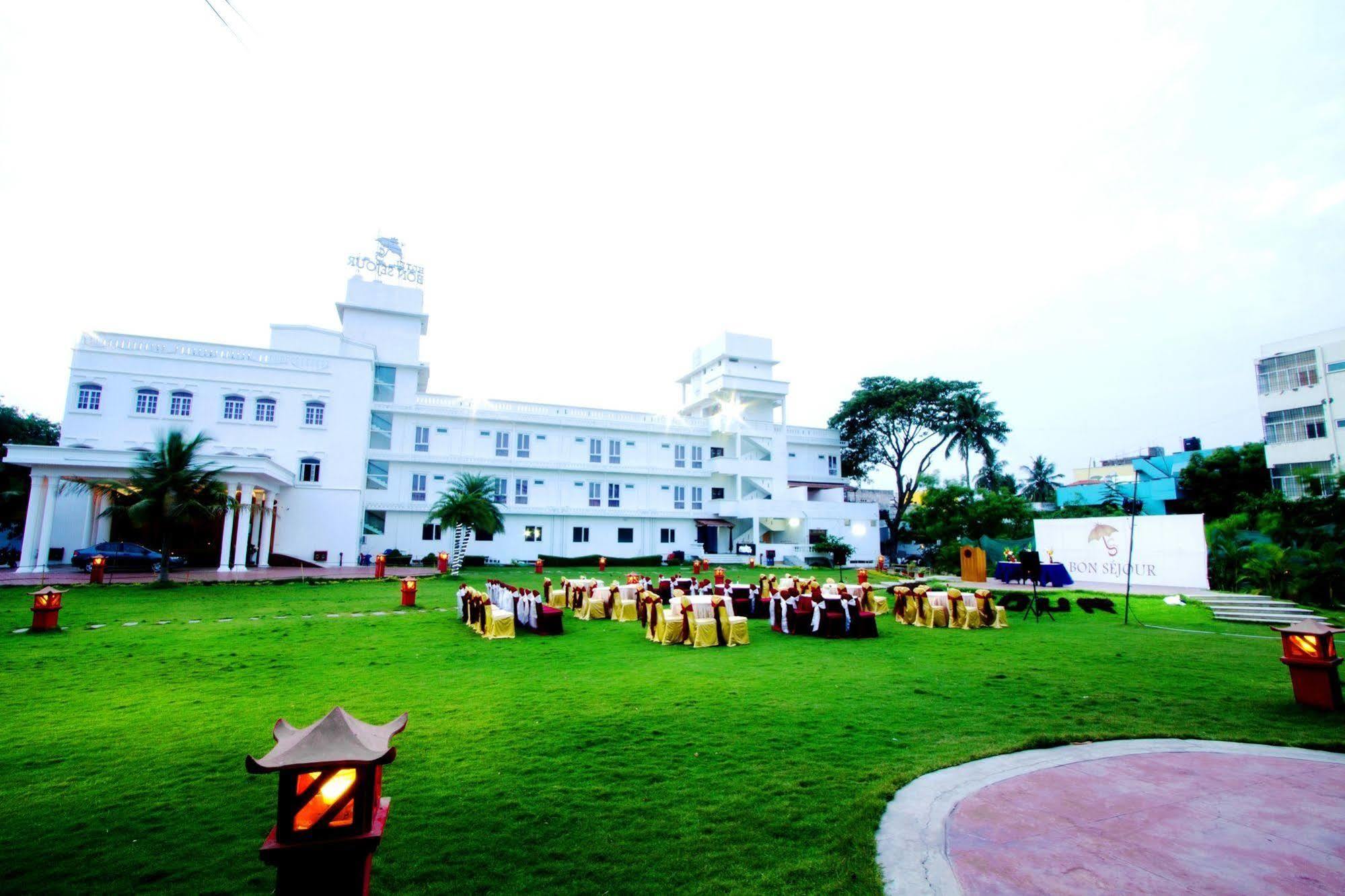 Hotel Bonsejour Pondicherry Exterior photo