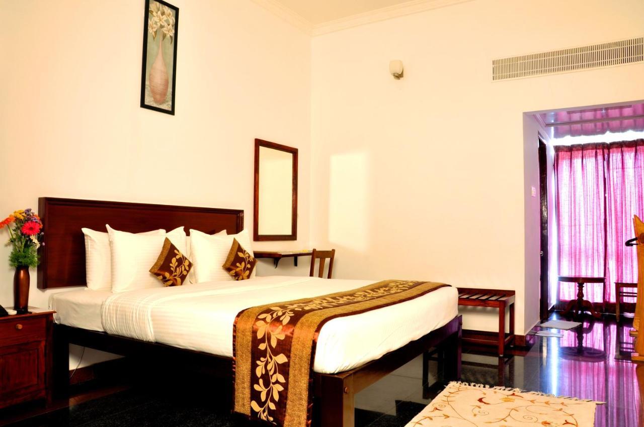Hotel Bonsejour Pondicherry Exterior photo